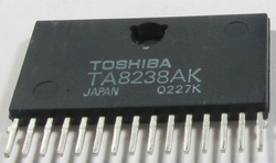 TA8238AK - nf stereo zesilovač 2x7,3W, HZIP15