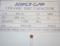 0,9p/50V NPO, RM=2,54, keramický kondenzátor